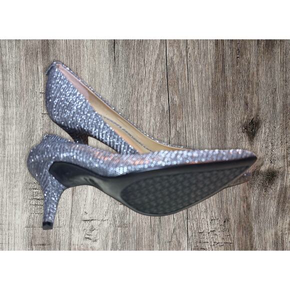 Michael Kors silver sparkly heels. Size 8M.‎ Excellent condition - Picture 3 of 7